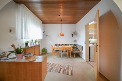 DIETZ: Gepflegter Bungalow mit Garten, Garage und Keller in herrlicher Lage von Wiebelsbach! - Essbereich EG (700266)