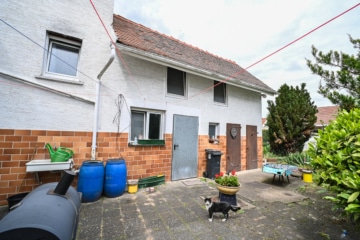 DIETZ: 2 FH mit Garten und Hofbereich in beliebter Lage von Eppertshausen! - Nebengebäude (634479)
