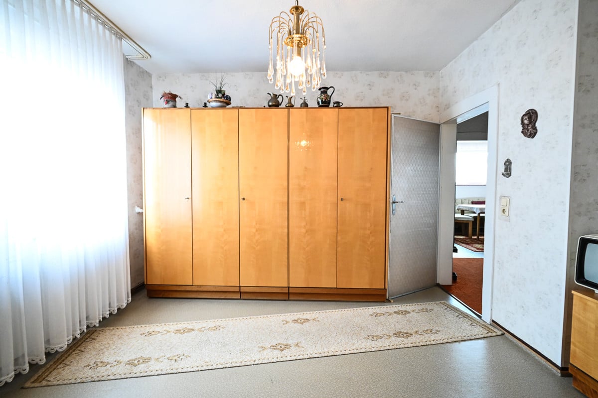 Schlafzimmer 2 von 2 OG