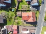 DIETZ: Freiwerdendes 2-Familienhaus mit Nebengebäude in ruhiger Lage von Neuenhaßlau! - Luftansicht
