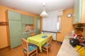 DIETZ: Freiwerdendes 2-Familienhaus mit Nebengebäude in ruhiger Lage von Neuenhaßlau! - Küche 1 EG