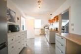 Küche - DIETZ: 3 Zimmer Dachgeschoss-Wohnung im 3-Familienhaus mit Garage in Großostheim!