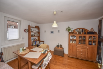 Dietz: Gemütliche 2-3 Zimmer Wohnung mit Einbauküche Hofnutzung im Herzen von Schaafheim! - Essbereich (660835)