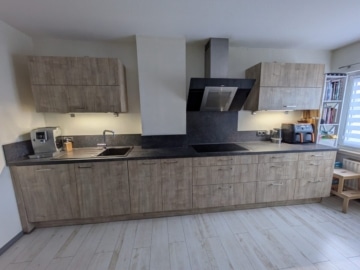 DIETZ: Hier ist PLATZ! Haus im Haus! Helle 4 Zimmerwohnung mit eigenem Eingang, überdachter Balkon - Einbauküche VHB (645082)