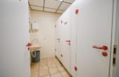 Gäste-WC's - DIETZ: Industriegebäude – Wohnen u. Arbeiten! Große Halle, Büroraum, Stellplätze und Betriebswohnung