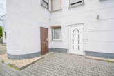 Eingang zu den Wohnungen - DIETZ: Industriegebäude – Wohnen u. Arbeiten! Große Halle, Büroraum, Stellplätze und Betriebswohnung
