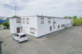 Außenbild - DIETZ: Industriegebäude – Wohnen u. Arbeiten! Große Halle, Büroraum, Stellplätze und Betriebswohnung