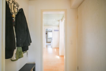 DIETZ: Industriegebäude – Wohnen u. Arbeiten! Große Halle, Büroraum, Stellplätze und Betriebswohnung - Flur (695876)