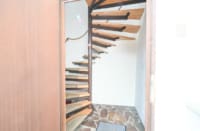 Treppenaufgang zur DG Wohnung