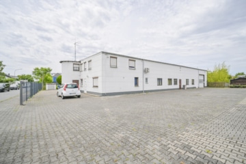 DIETZ: Industriegebäude – Wohnen u. Arbeiten! Große Halle, Büroraum, Stellplätze und Betriebswohnung - Außenansicht_4 (695839)