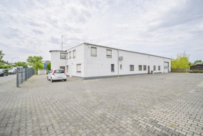 DIETZ: Industriegebäude – Wohnen u. Arbeiten! Große Halle, Büroraum, Stellplätze und Betriebswohnung - Außenansicht_4 (696822)