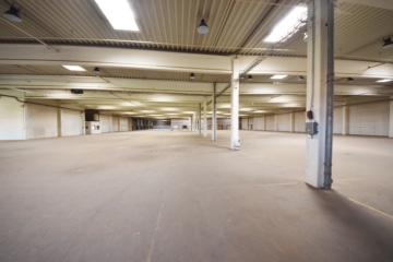 DIETZ: Provisionsfrei und nur 4,- VHB pro m² Logistikhalle zu vermieten! 800 kVA – 14 Rolltore - Gewerbehalle (633822)