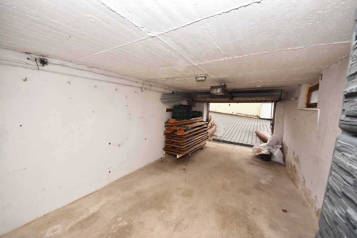 Garage für mittelgroße Autos