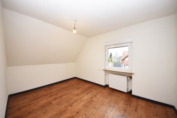 DIETZ: Einzugsbereite 3-4-Zimmer-Wohnung mit Einbauküche, opt. Garage und Klimaanlage – Ruhige Lage! - Esszimmer (668370)