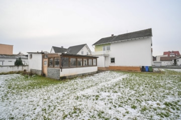 DIETZ: EFH im ruhigen Wohngebiet von Dieburg mit Garage, Freisitz und Garten auf 755 m² Grundstück - Großer Garten (662534)