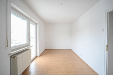 DIETZ: EFH im ruhigen Wohngebiet von Dieburg mit Garage, Freisitz und Garten auf 755 m² Grundstück - Schlafzimmer 3 von 3 OG (662550)