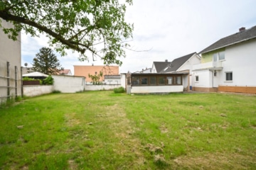 DIETZ: EFH im ruhigen Wohngebiet von Dieburg mit Garage, Freisitz und Garten auf 755 m² Grundstück - Garten (678523)