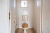 Gäste-WC EG - DIETZ: EFH im ruhigen Wohngebiet von Dieburg mit Garage, Freisitz und Garten auf 755 m² Grundstück