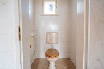DIETZ: EFH im ruhigen Wohngebiet von Dieburg mit Garage, Freisitz und Garten auf 755 m² Grundstück - Gäste-WC EG (700215)