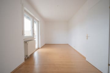 DIETZ: EFH im ruhigen Wohngebiet von Dieburg mit Garage, Freisitz und Garten auf 755 m² Grundstück - Schlafzimmer 3 von 3 OG (687204)