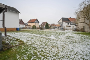 DIETZ: EFH im ruhigen Wohngebiet von Dieburg mit Garage, Freisitz und Garten auf 755 m² Grundstück - Großer Garten (662582)