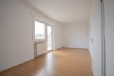 Schlafzimmer 3 von 3 OG - DIETZ: EFH im ruhigen Wohngebiet von Dieburg mit Garage, Freisitz und Garten auf 755 m² Grundstück