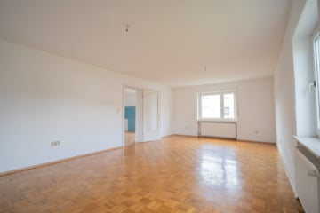 DIETZ: EFH im ruhigen Wohngebiet von Dieburg mit Garage, Freisitz und Garten auf 755 m² Grundstück - Wohnzimmer EG (687186)