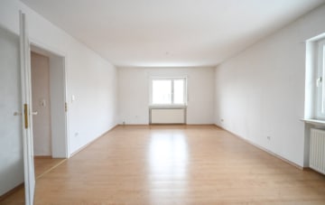 DIETZ: EFH im ruhigen Wohngebiet von Dieburg mit Garage, Freisitz und Garten auf 755 m² Grundstück - Schlafzimmer 2 von 3 OG (662548)