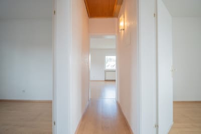 DIETZ: EFH im ruhigen Wohngebiet von Dieburg mit Garage, Freisitz und Garten auf 755 m² Grundstück - Flur OG (700226)