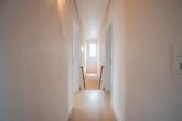 Flur OG - DIETZ: EFH im ruhigen Wohngebiet von Dieburg mit Garage, Freisitz und Garten auf 755 m² Grundstück