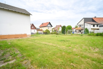 DIETZ: EFH im ruhigen Wohngebiet von Dieburg mit Garage, Freisitz und Garten auf 755 m² Grundstück - Garten (678481)
