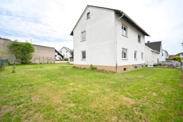 DIETZ: EFH im ruhigen Wohngebiet von Dieburg mit Garage, Freisitz und Garten auf 755 m² Grundstück - Garten (678526)