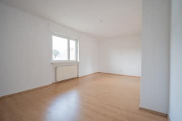 DIETZ: EFH im ruhigen Wohngebiet von Dieburg mit Garage, Freisitz und Garten auf 755 m² Grundstück - Schlafzimmer 1 von 3 OG (687197)