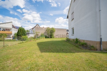 DIETZ: EFH im ruhigen Wohngebiet von Dieburg mit Garage, Freisitz und Garten auf 755 m² Grundstück - Garten (687233)