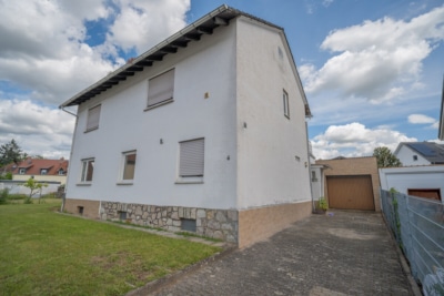 DIETZ: EFH im ruhigen Wohngebiet von Dieburg mit Garage, Freisitz und Garten auf 755 m² Grundstück - Außenansicht (700247)