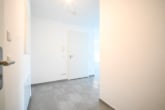 Flur - DIETZ: Moderne und helle 2-Zimmerwohnung im EG! mit 2 TG-Stellplatz und Kellerraum!