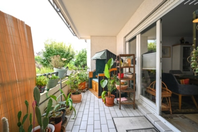 DIETZ: Gepflegte 2 Zimmer – Erdgeschosswohnung mit Balkon und Kellerraum in Eppertshausen! - überdachter Balkon (697712)