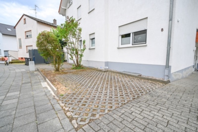 DIETZ: Gepflegte 2 Zimmer – Erdgeschosswohnung mit Balkon und Kellerraum in Eppertshausen! - Besucherparkplatz (697726)