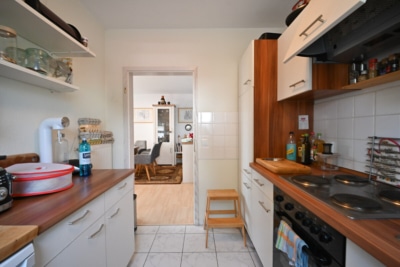 DIETZ: Gepflegte 2 Zimmer – Erdgeschosswohnung mit Balkon und Kellerraum in Eppertshausen! - Küche (697715)