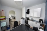 Küche Büro OG 1 - DIETZ: Wohn-, Büro-, Hallen und Geschäftshaus – genehmigte Bauvoranfrage für weiteren Bau Bestelage!