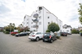 Außenansicht - DIETZ: Gepflegte 2-Zimmer-Eigentumswohnung mit Balkon, Einbauküche, Stellplatz und Kellerraum!