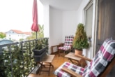 Balkon - DIETZ: Gepflegte 2-Zimmer-Eigentumswohnung mit Balkon, Einbauküche, Stellplatz und Kellerraum!