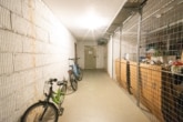 Abstellkammer KG - DIETZ: Gepflegte 2-Zimmer-Eigentumswohnung mit Balkon, Einbauküche, Stellplatz und Kellerraum!