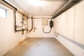 Hausanschluss - DIETZ: Gepflegte 2-Zimmer-Eigentumswohnung mit Balkon, Einbauküche, Stellplatz und Kellerraum!
