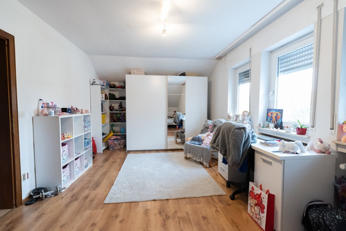 Schlafzimmer 1 von 2 DG