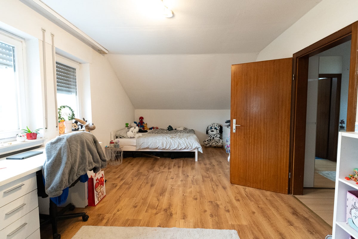 Schlafzimmer 1 von 2 DG