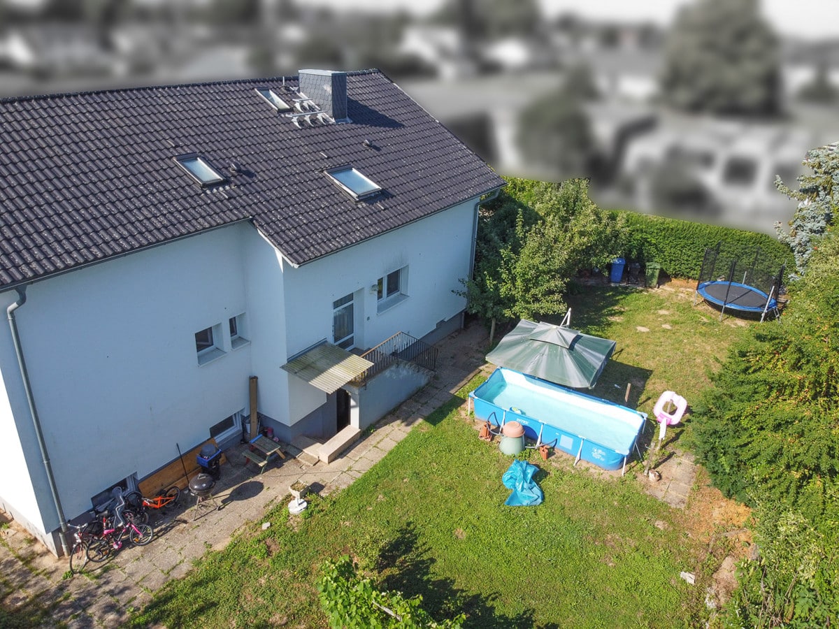 Großes Grundstück