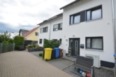 DIETZ: Energiesparhaus KFW 70 in kinderfreundlicher Lage, Wärmepumpe 80 Euro mtl. Kosten! - Hauseingang
