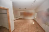 Gästezimmer 5 EG - DIETZ: Sanierungsbedürftiges Hotel in idyllischer Waldrandlage von Weiterstadt mit 33 Zimmern!