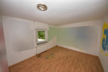DIETZ: Sanierungsbedürftiges Hotel in idyllischer Waldrandlage von Weiterstadt mit 33 Zimmern! - Gästezimmer 1.OG (678982)